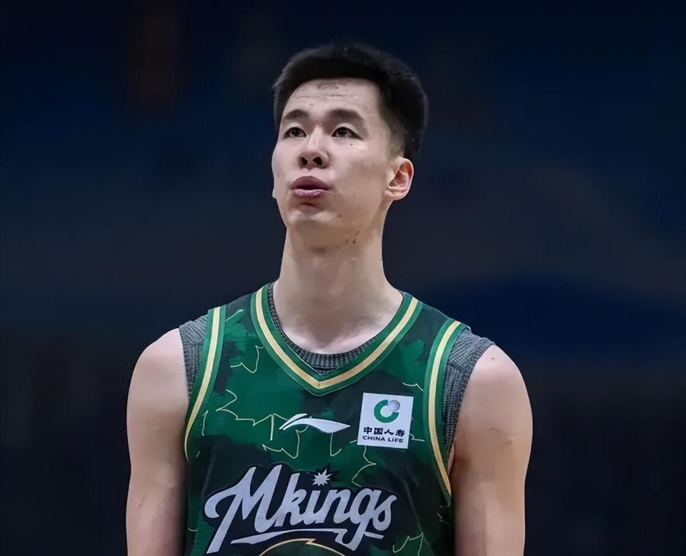 亿万28官网-CBA25-26赛季合同到期的四条“大鱼”，谁被挖走拭目以待